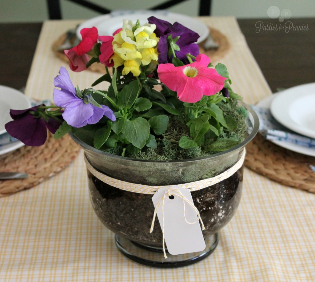 Flower Centerpiece by PartiesforPennies.com #flowers #easter #mothersday #centerpiece