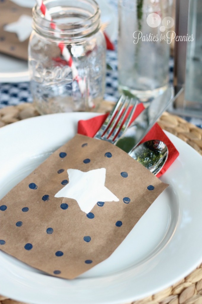 4th of July Decorations | Heidi Rew of PartiesforPennies.com #4thofJuly #PatrioticDecoration