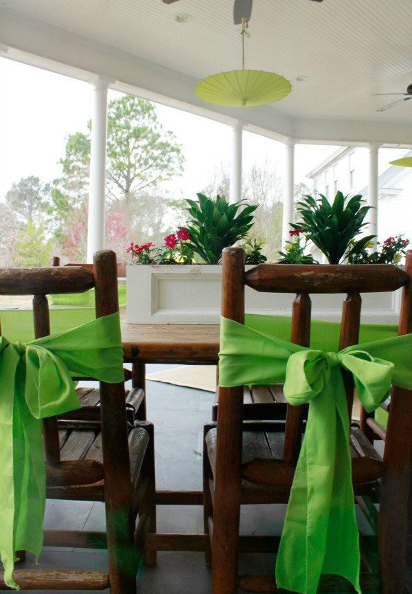 St Patricks Day Party - Lucky Duck Cafe feature by Project Housewife