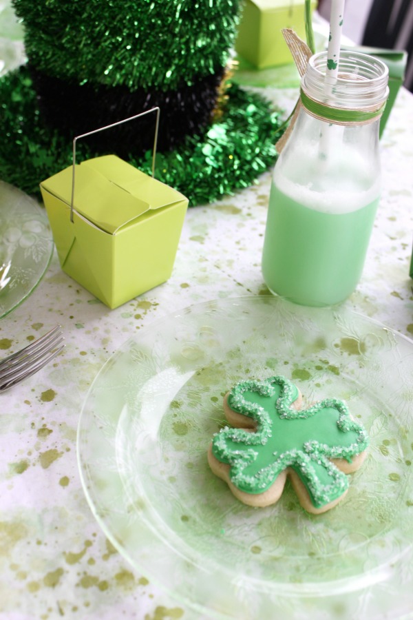 St Patricks Day Party on PartiesforPennies.com | Project Housewife Feature