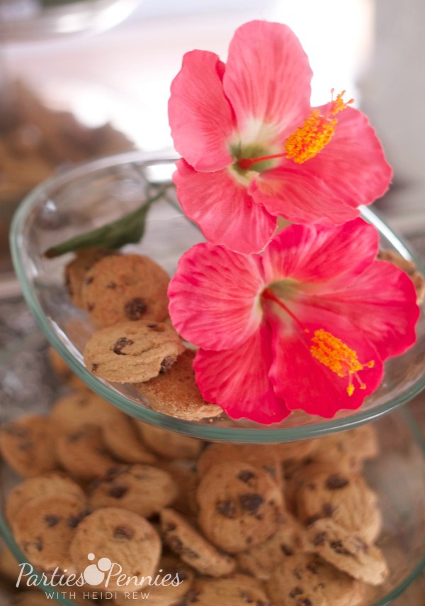 Luau Party by PartiesforPennies.com | Cookies | #luau #cookietray