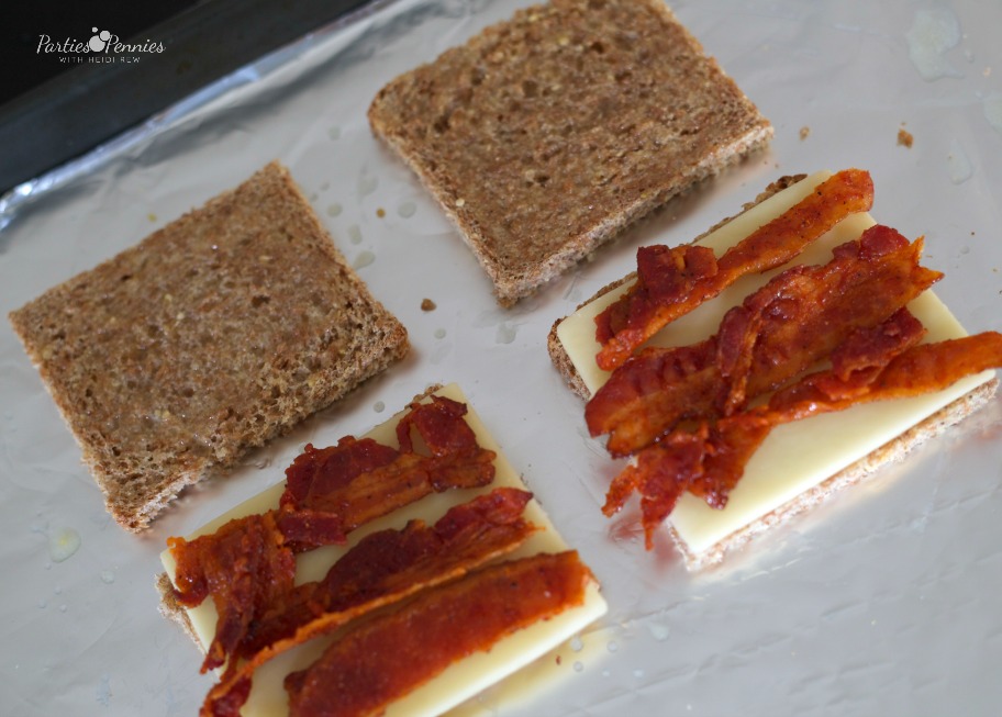 Super Bowl Appetizer Recipe | Grilled Cheese Bacon Sriracha | PartiesforPennies.com | #recipe #appetizer #football #tailgate