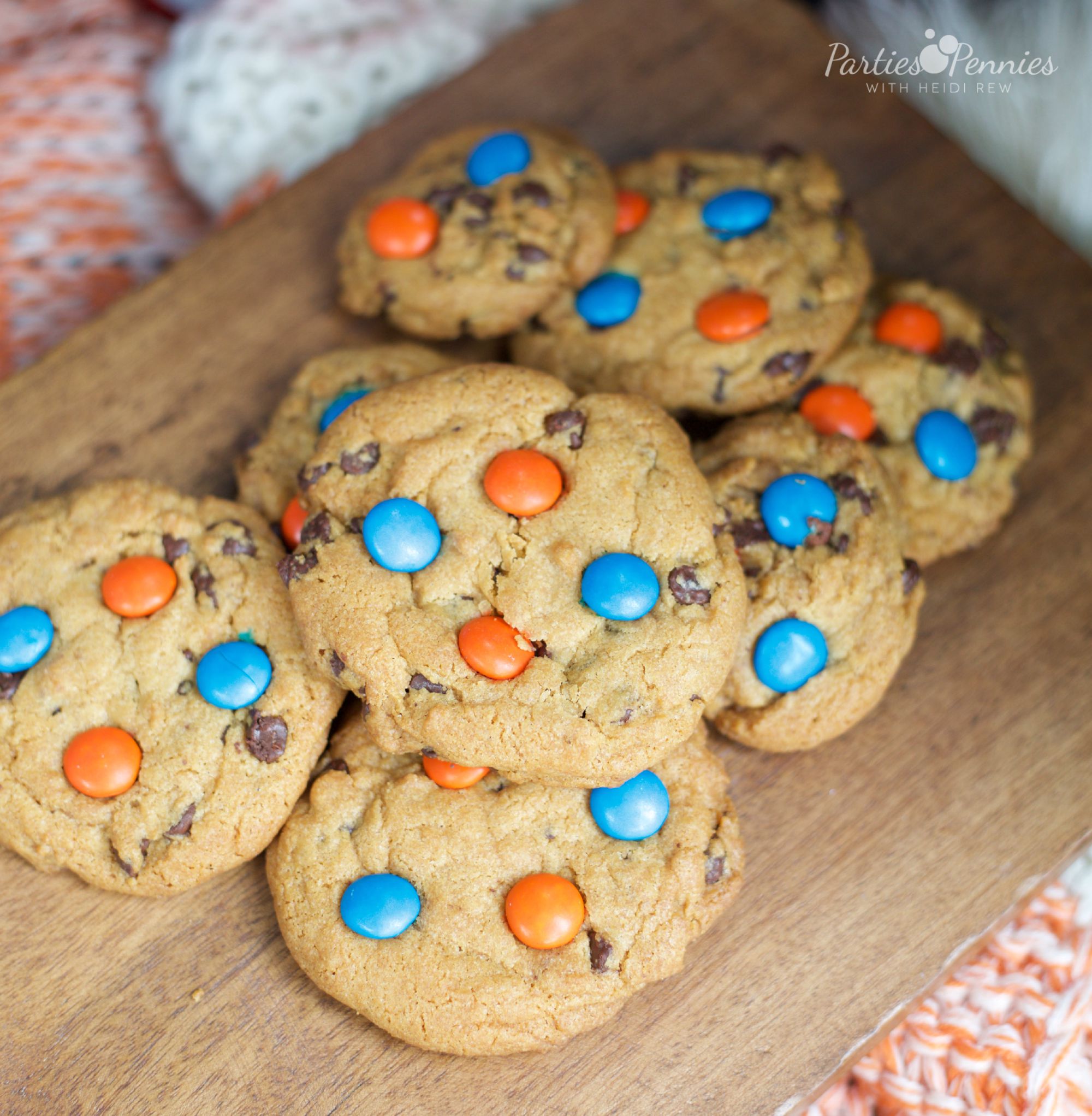 Coca-Cola Fall Football Sam's Club | How to Throw a Tailgate Party | School Color Cookies | PartiesforPennies.com | #tailgate #floridagators #universityofflorida #shareyourspirit 