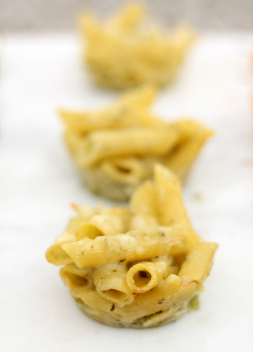 Parmesan Pesto Macaroni Cup Appetizers by PartiesforPennies.com | 20 Budget Friendly Appetizer Recipes