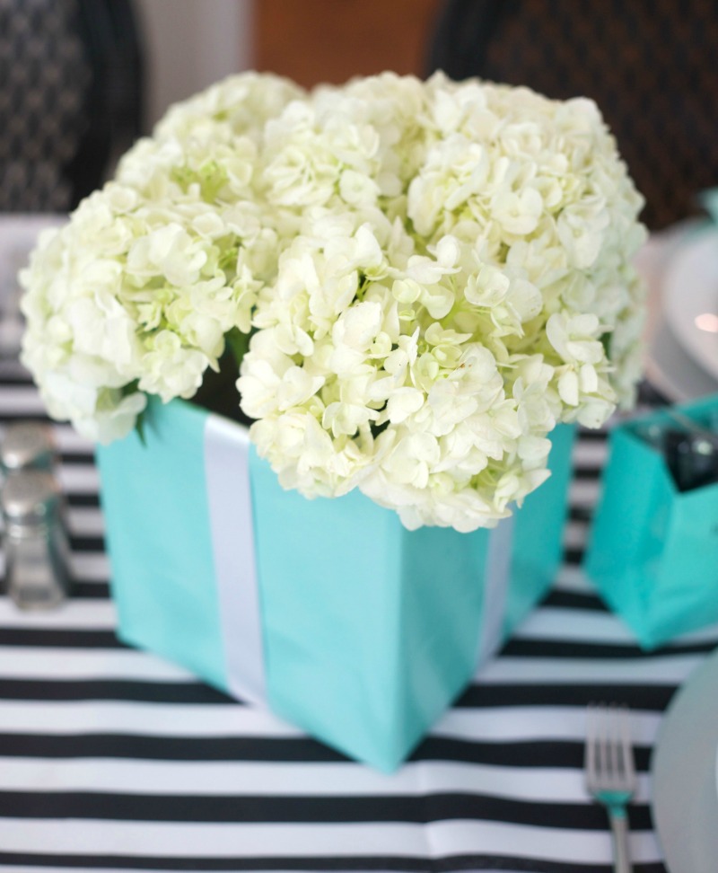 Breakfast at Tiffany's, Centerpiece, tiffany box centerpiece