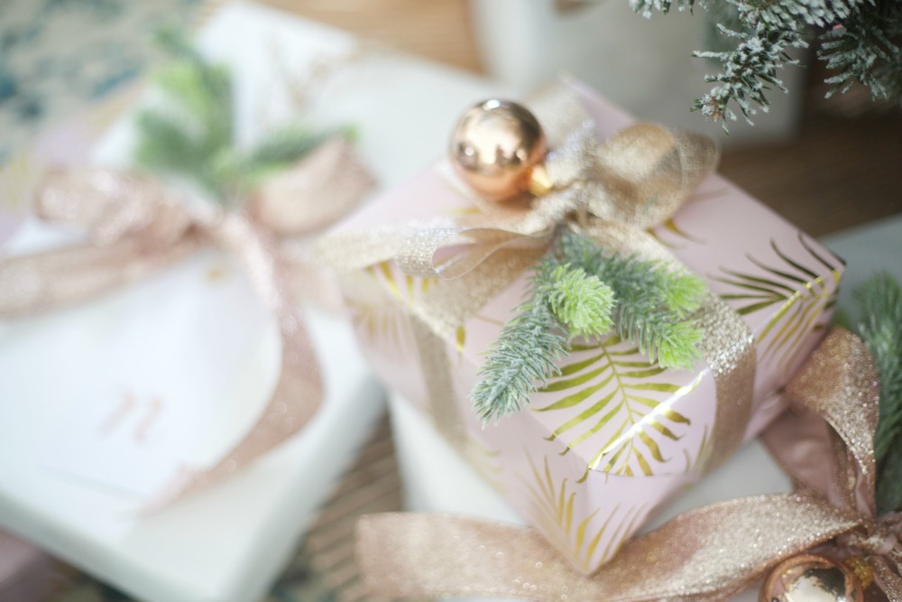 Rose Gold Wrapping Paper | Christmas Presents | Wrapping paper idea | How to Wrap a Present